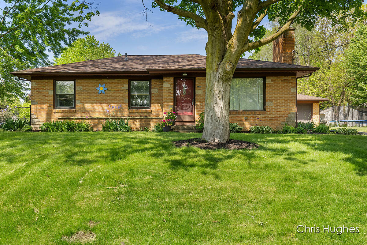 7455 Walnut Avenue  Jenison MI 49428 photo