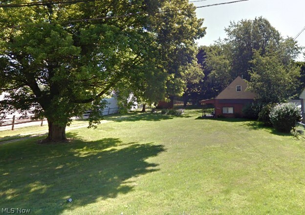 Property Photo: 805 Utica Avenue OH 44312