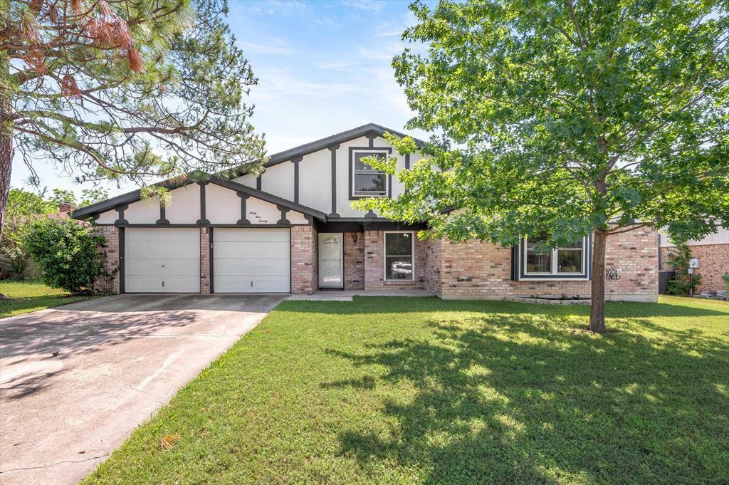 Property Photo:  6520 Riddle Drive  TX 76182 