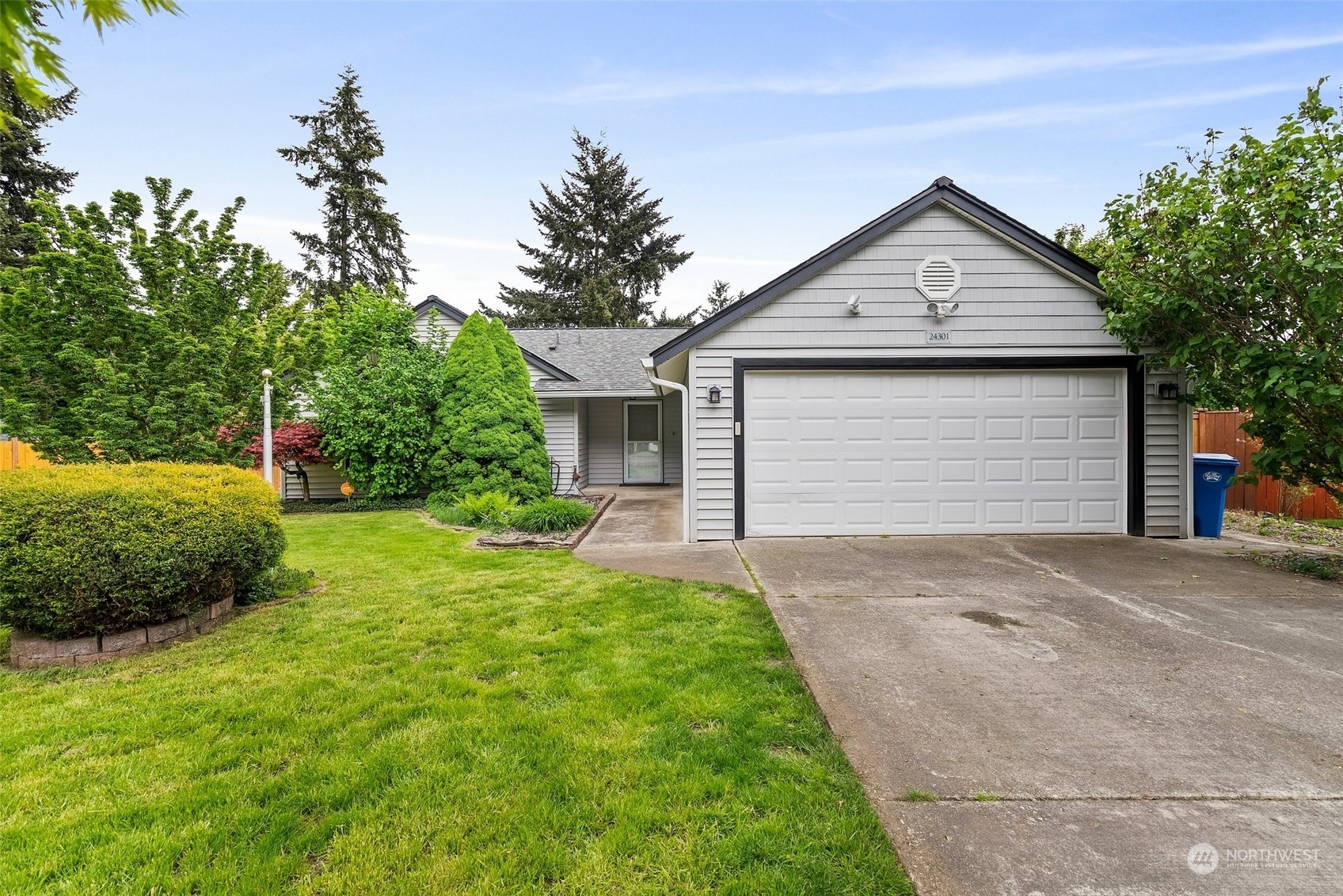Property Photo:  24301 30th Avenue Ct E  WA 98387 