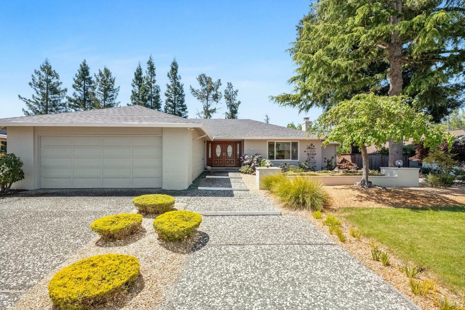 Property Photo:  207 Oak Shadow Drive  CA 95409 