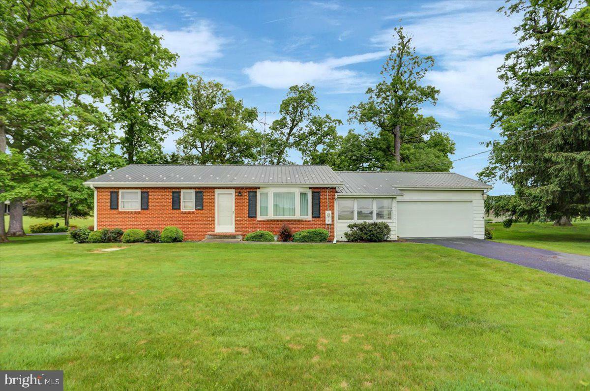 Property Photo:  3893 New Franklin Road W  PA 17202 