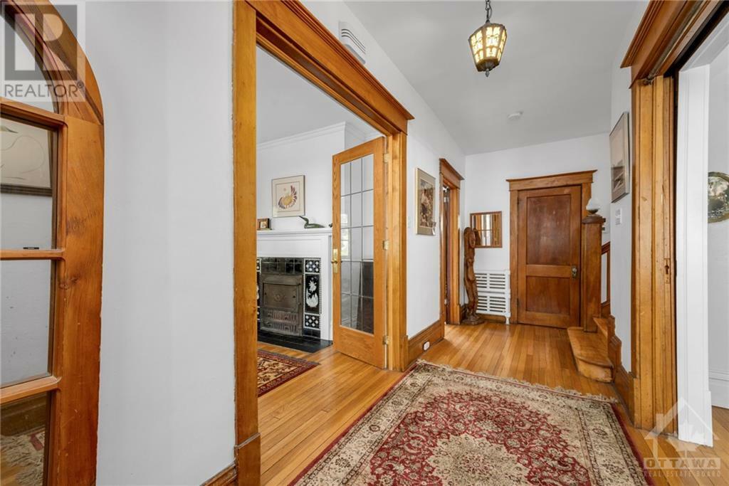 Property Photo:  10 Russell Avenue  ON K1N 7W8 