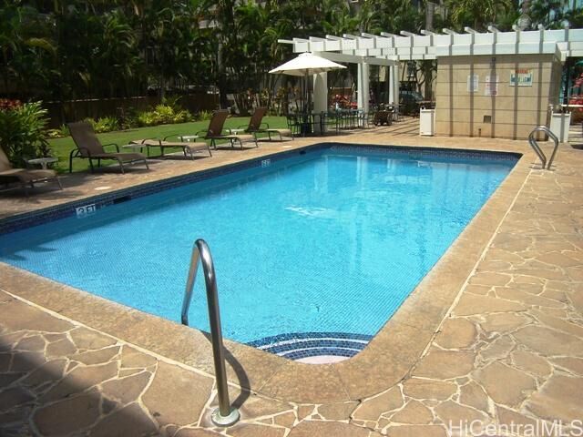 Property Photo:  440 Olohana Street 1709  HI 96815 