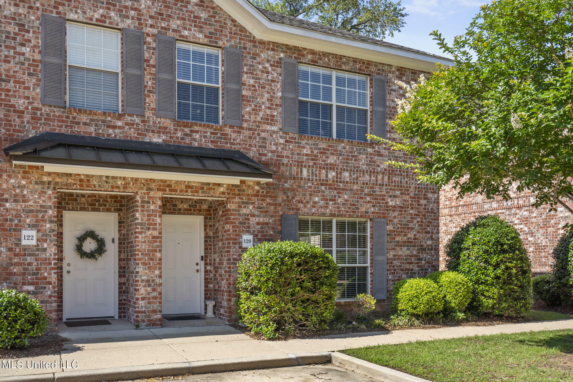 Property Photo:  120 Armand Oaks  MS 39564 