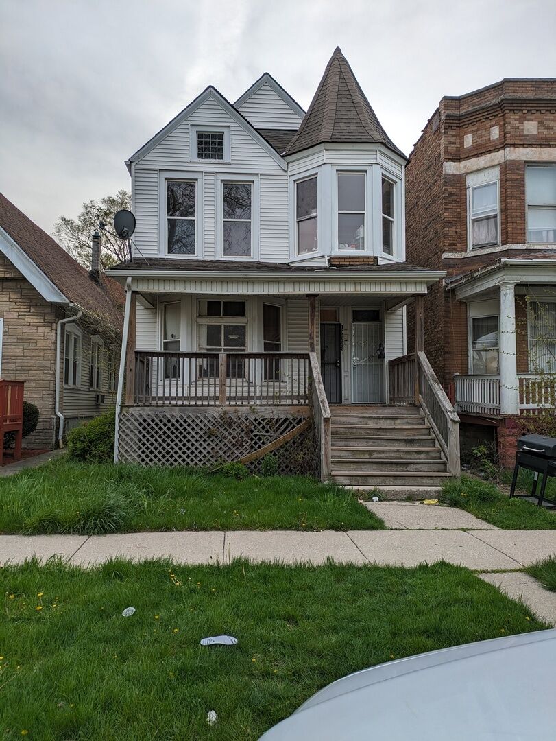 Property Photo:  12026 S Wallace Street  IL 60628 