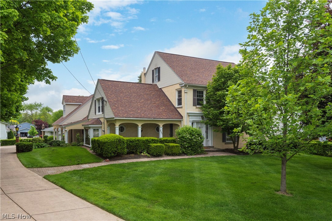 Property Photo: 6624 Som Center Road OH 44139