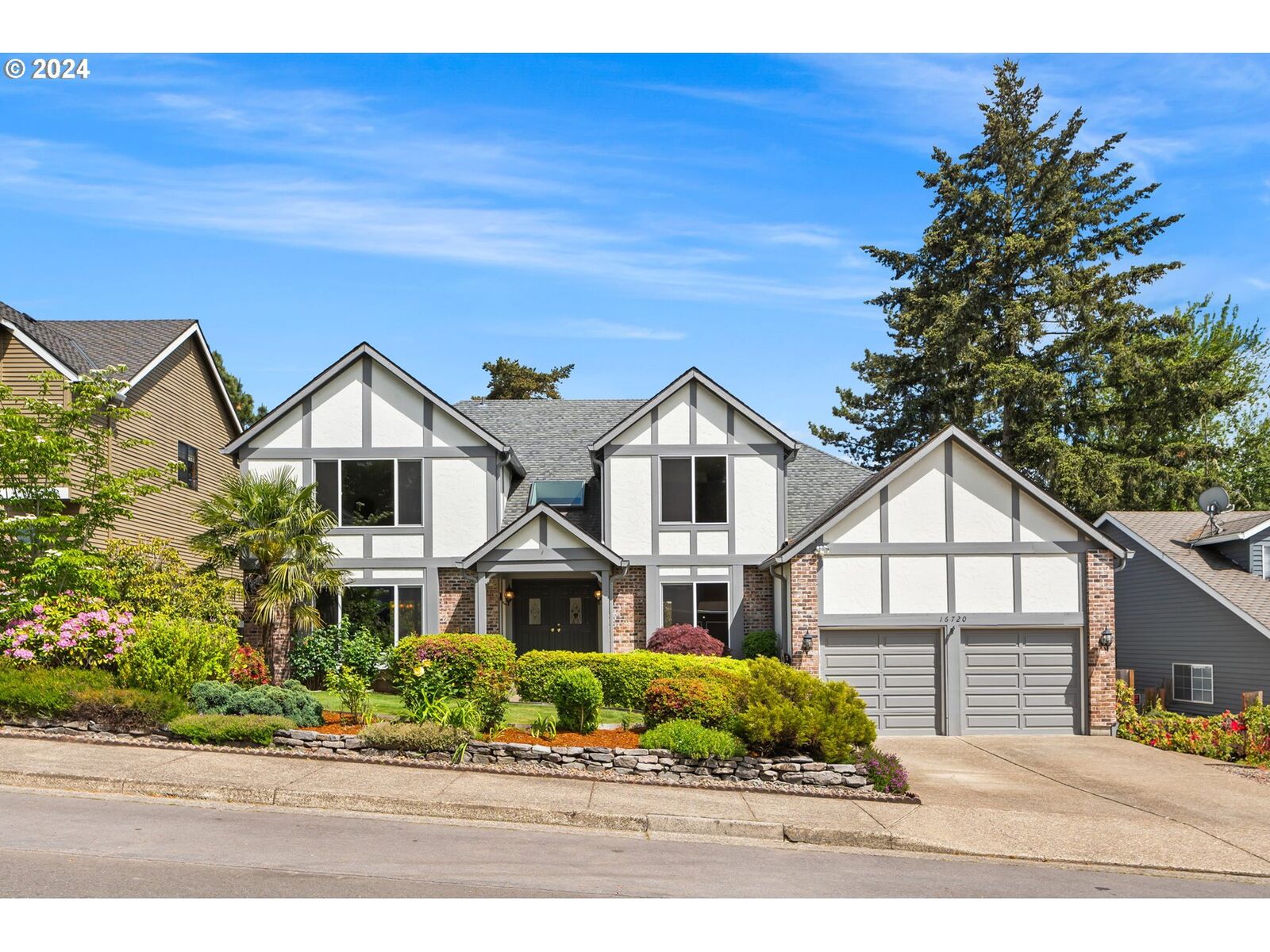 Property Photo: 16720 NW Norwalk Dr OR 97006