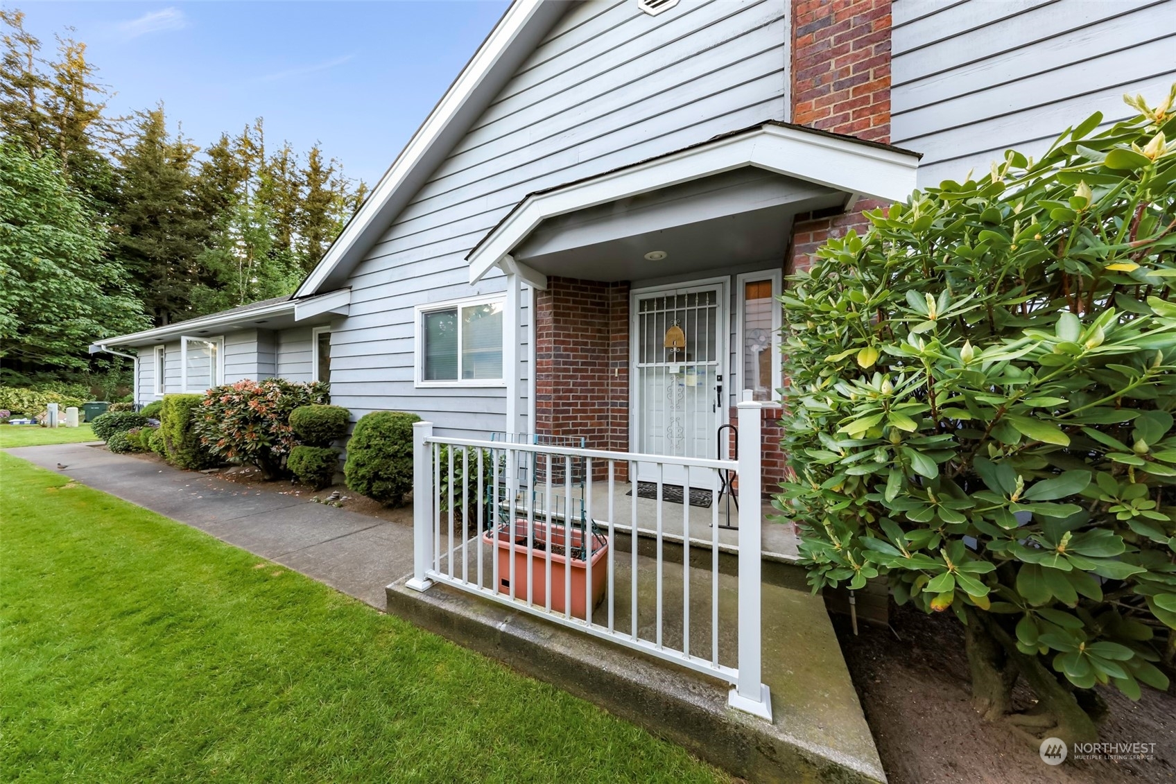 Property Photo: 6824 Golf View Drive B WA 98264