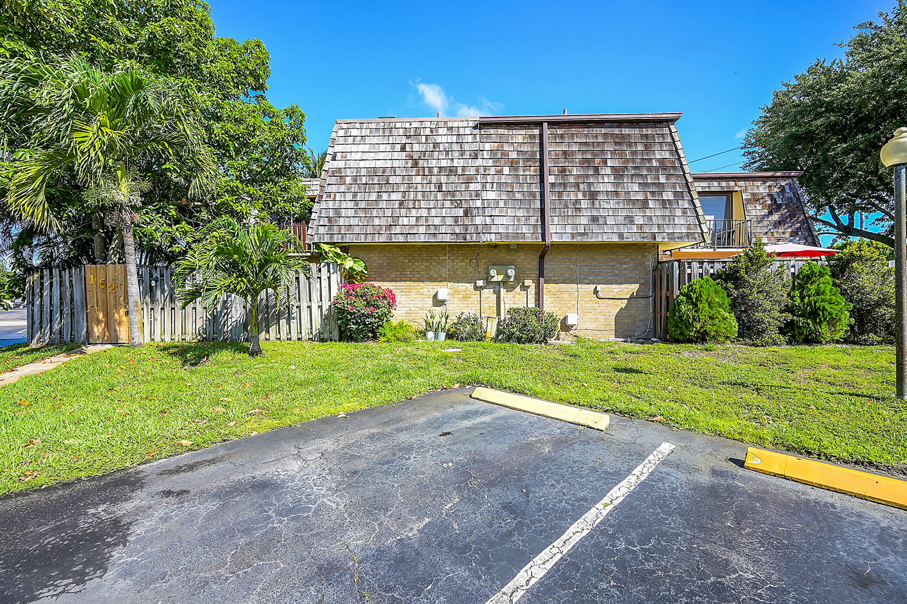 Property Photo:  152 Woodland Road  FL 33461 