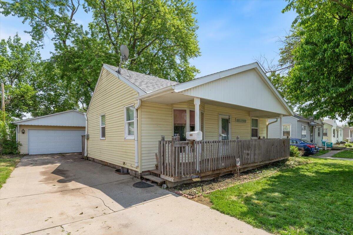 Property Photo:  1019 Pine  Street  IA 51501 