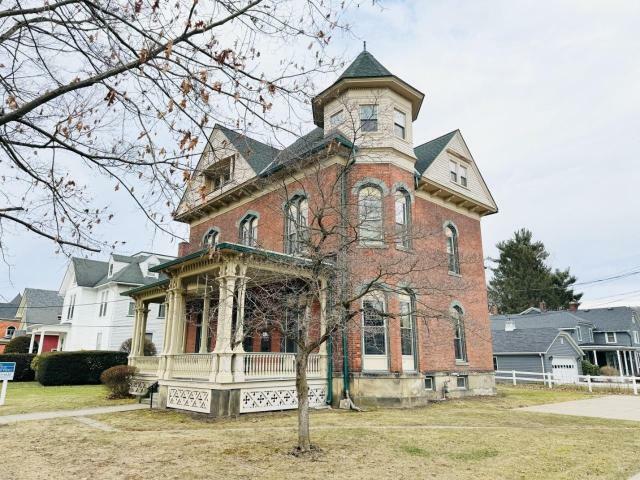 Property Photo:  400 Market Street  PA 16365 