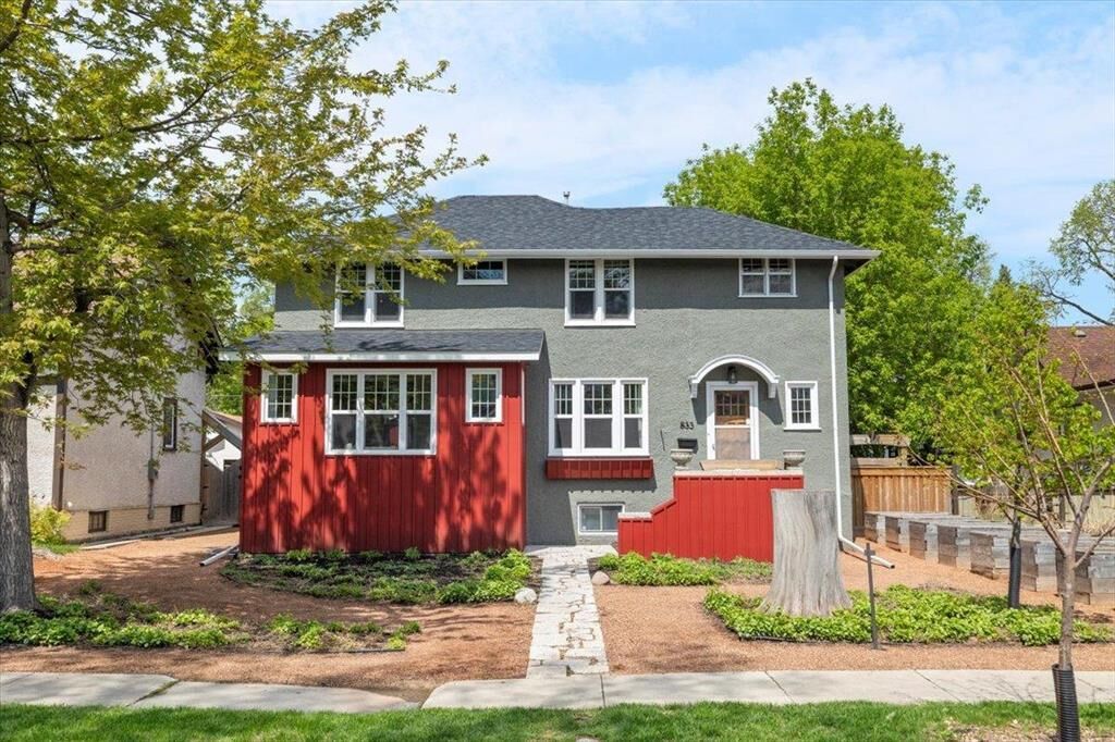 3 bed Winnipeg home for sale 833 Somerset Avenue, Winnipeg, MB R3T 1E5