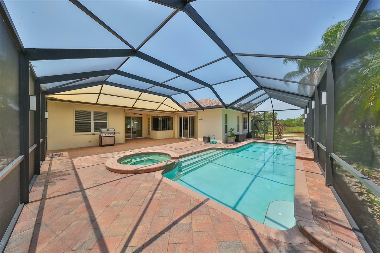 Property Photo:  1308 Lenox Greens Drive  FL 33573 