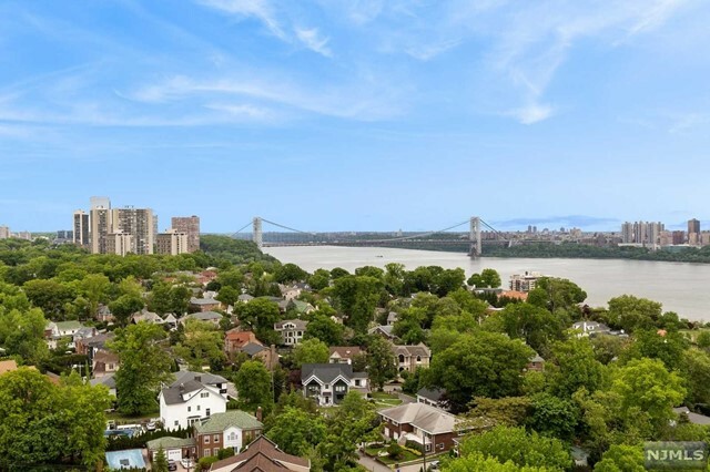 Property Photo:  900 Palisade Avenue 17C  NJ 07024 