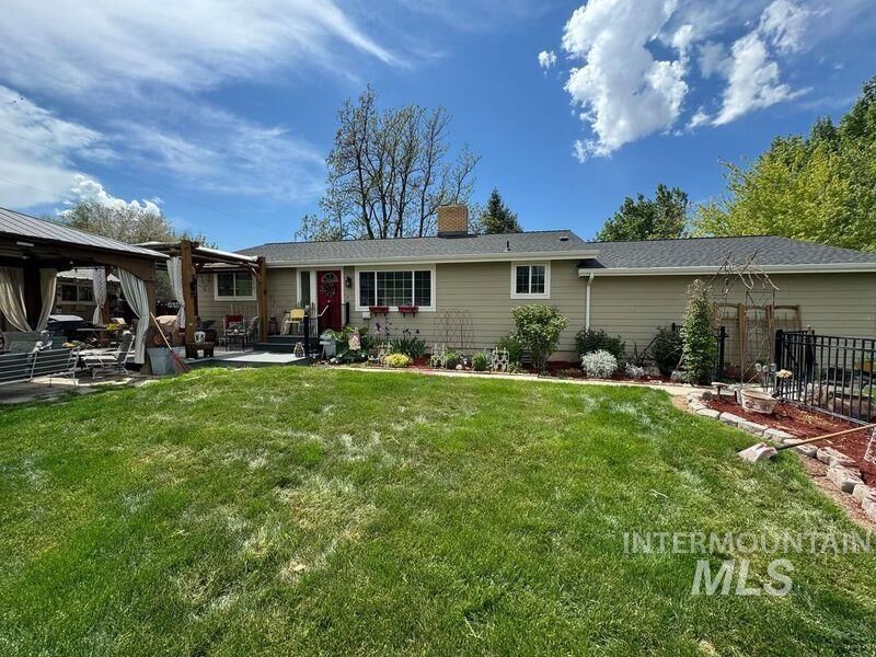 Property Photo:  6880 S Cloverdale Rd  ID 83709 