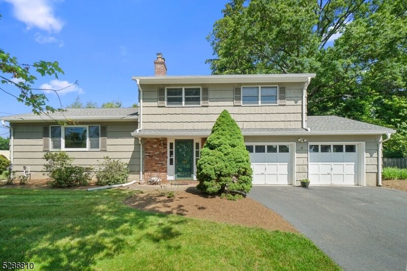 Property Photo:  3 Baldin Dr  NJ 07432 