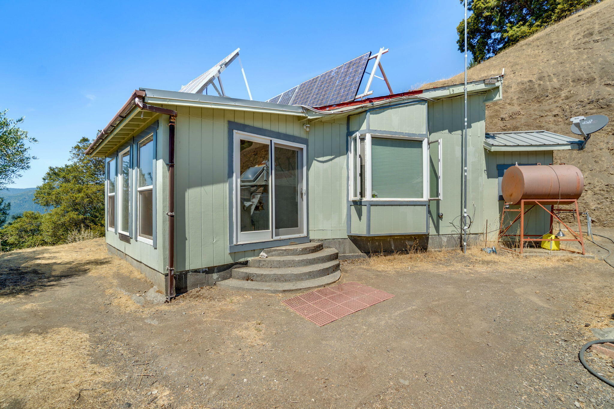 Property Photo:  745 Applewood Road  CA 95545 