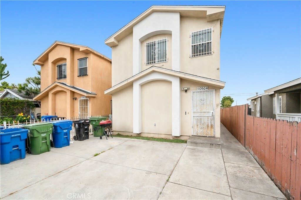 Property Photo:  10604 Hickory Street  CA 90002 