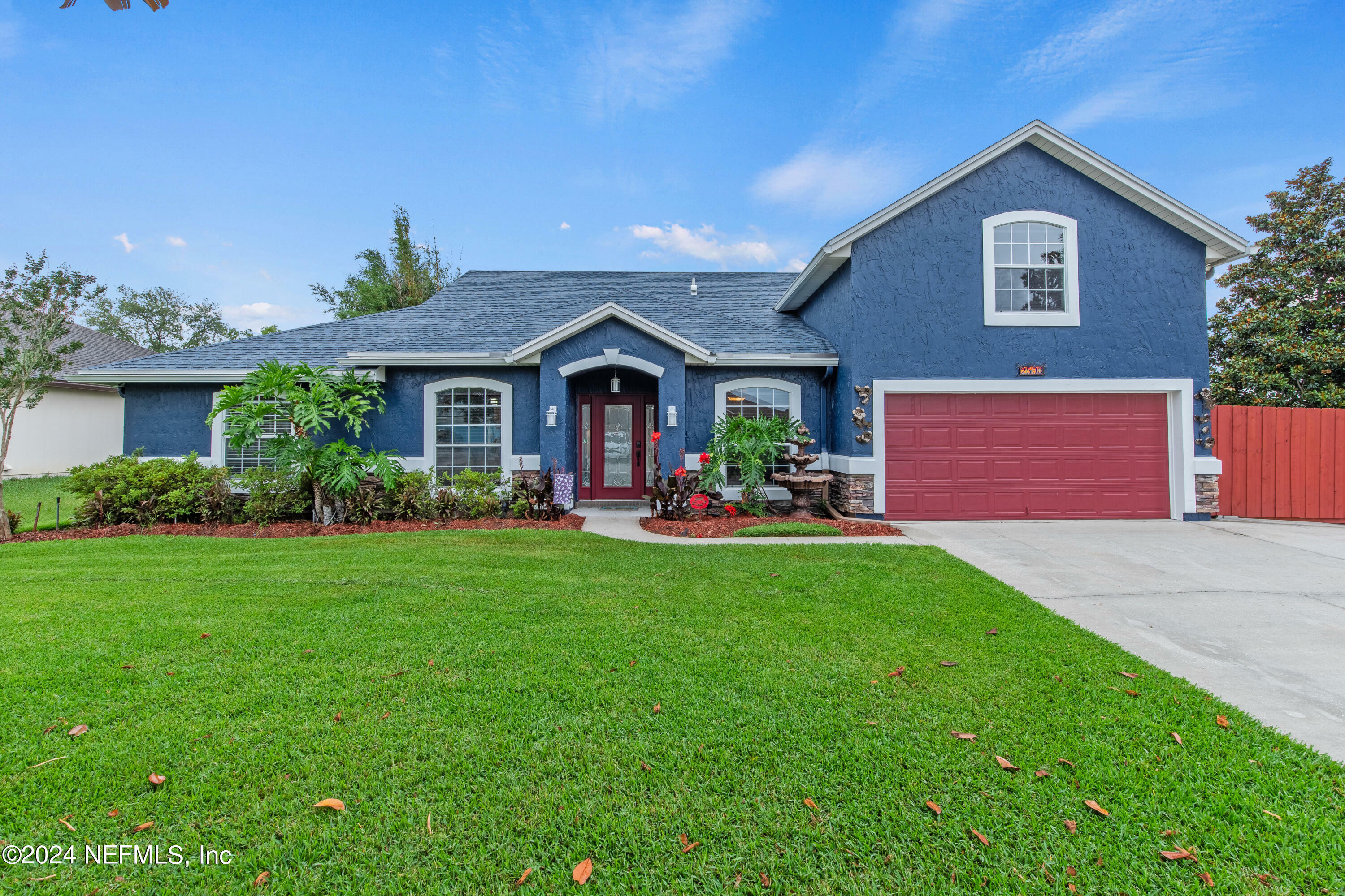 Property Photo:  2590 Royal Pointe Drive  FL 32043 