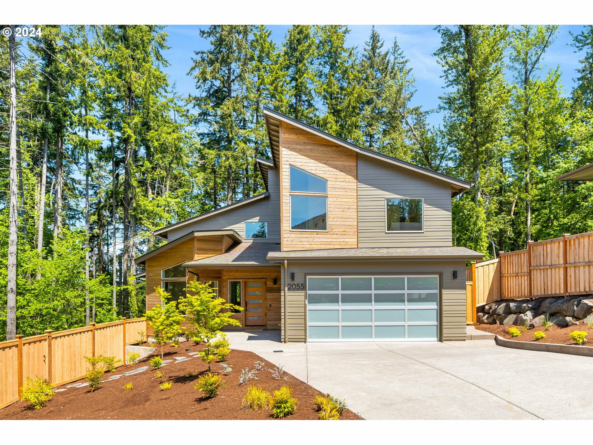 2055 Golfview Ct  Eugene OR 97403 photo