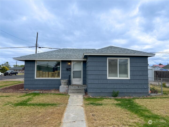 Property Photo: 160 F Street NE WA 98823