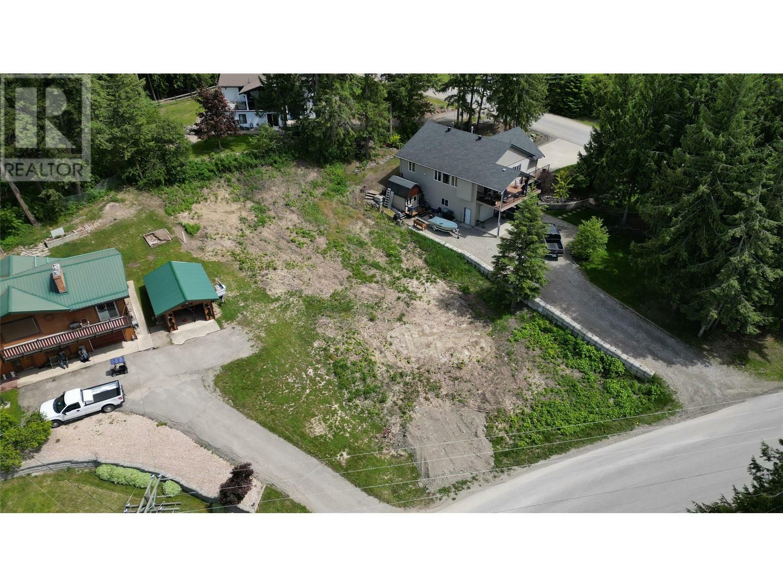 2902 Cedar Drive  Sorrento BC V0E 2W2 photo