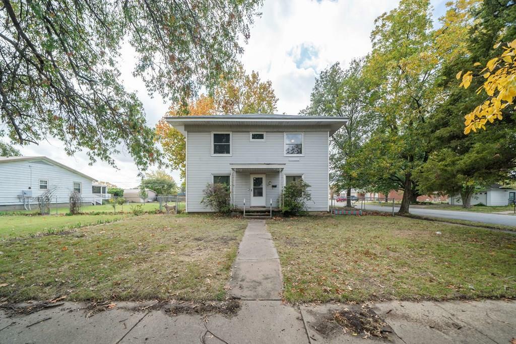 Property Photo:  1415 W 7th N/A  KS 67337 