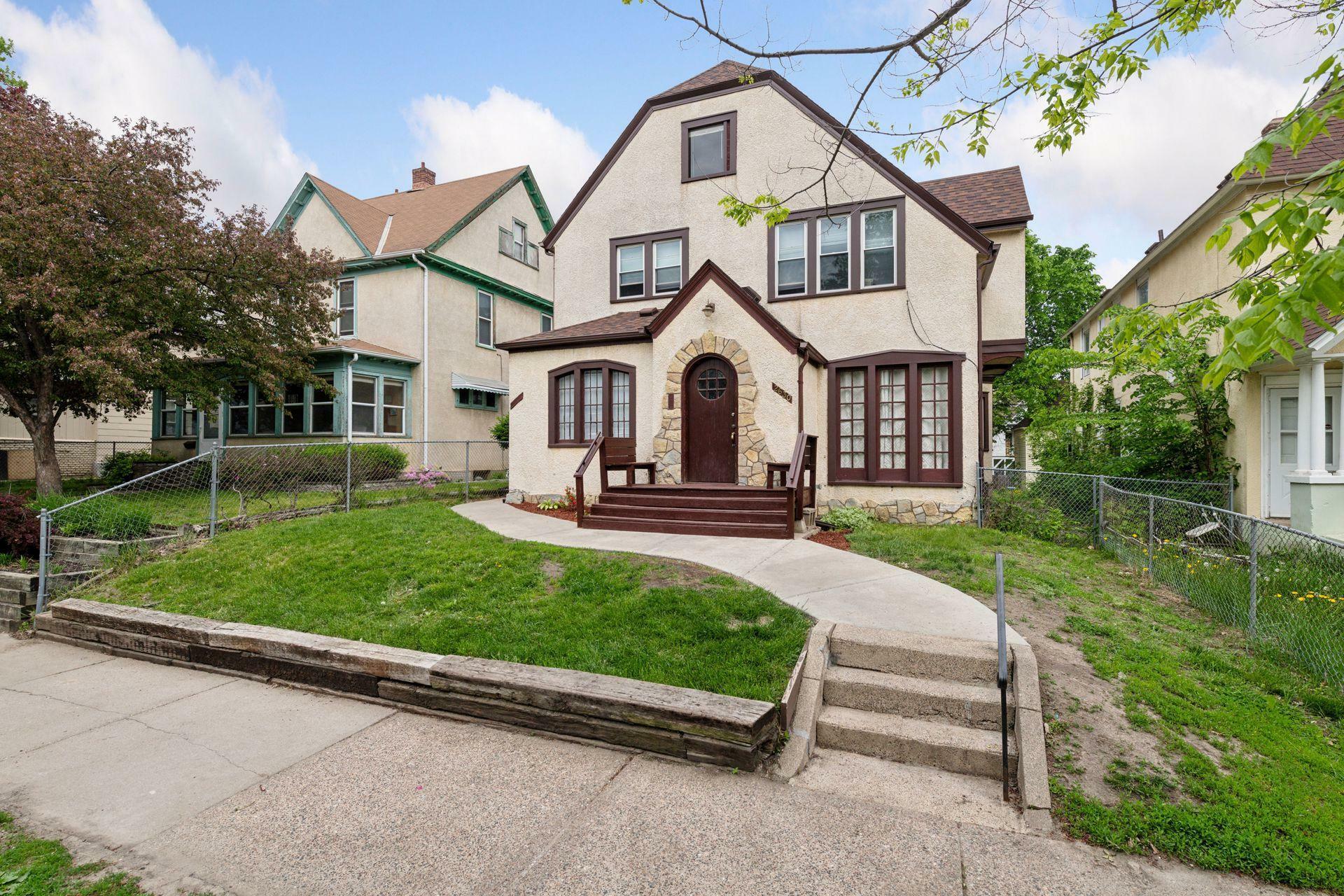 Property Photo:  2630 Dupont Avenue N  MN 55411 