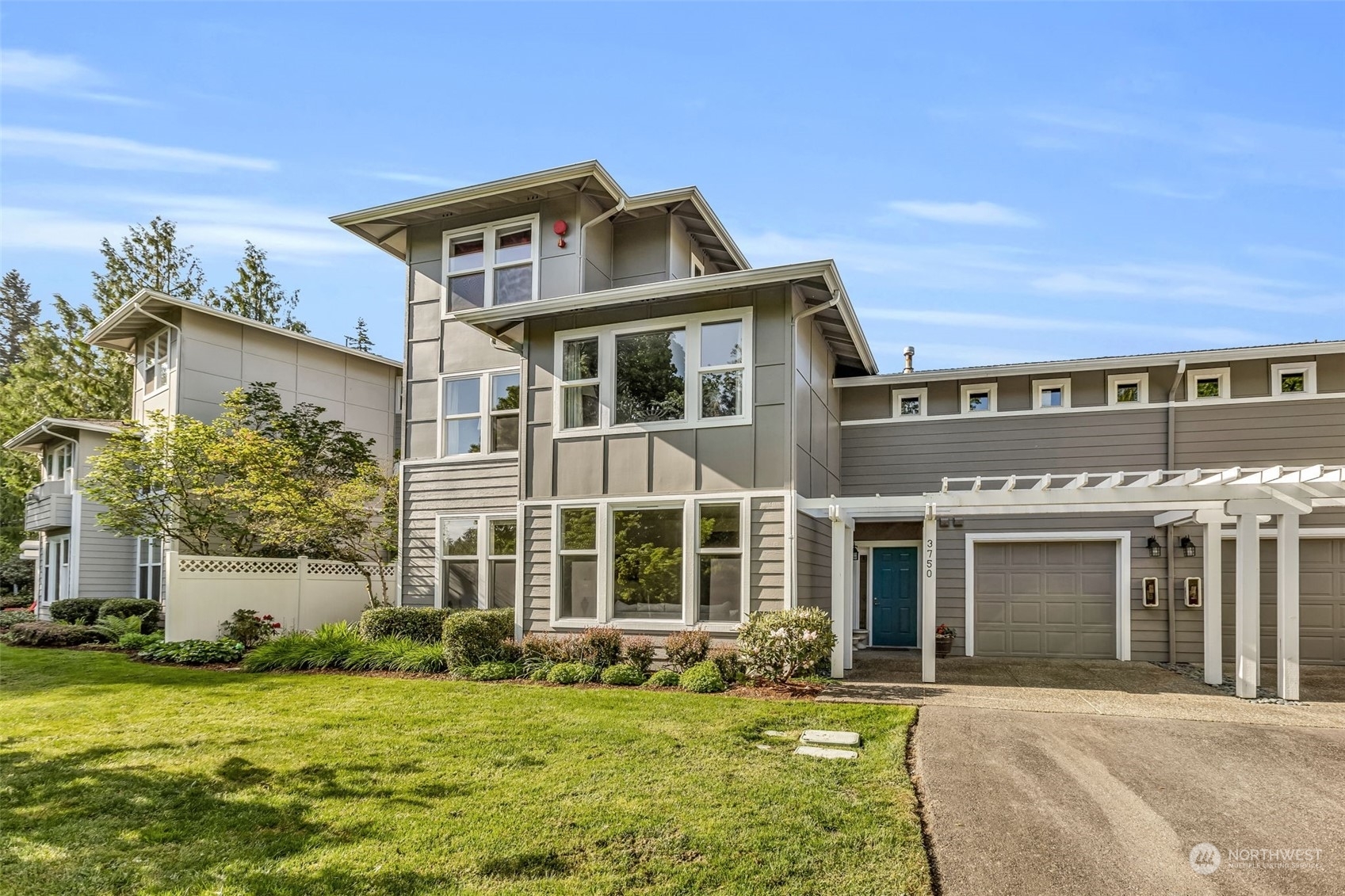 Property Photo:  3750 Providence Point Drive SE 1404  WA 98029 