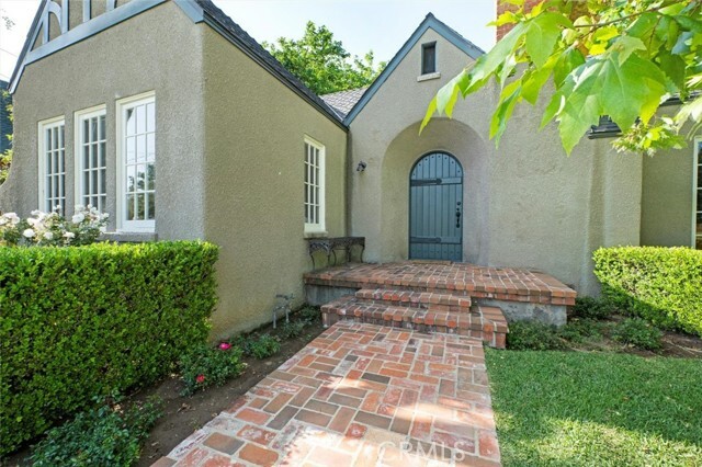 Property Photo:  321 E Santa Clara Avenue  CA 92706 