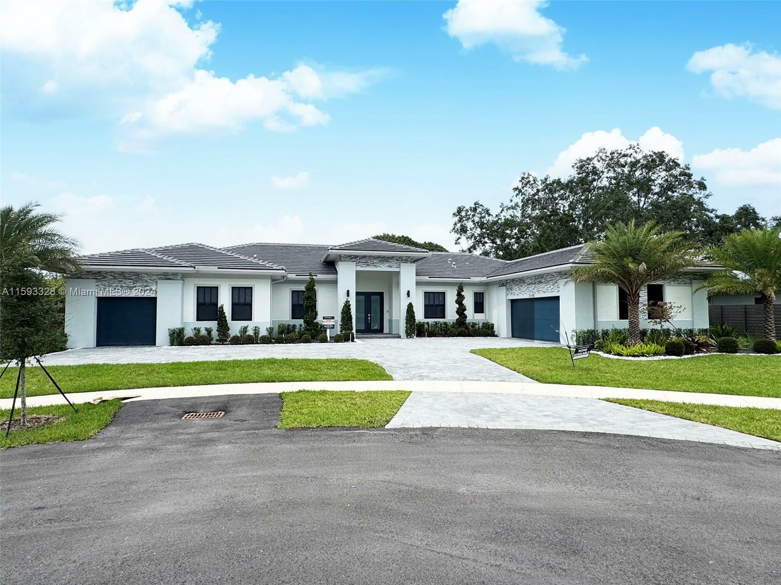 Property Photo:  11175 SW 91 Ave  FL 33176 