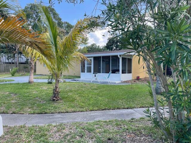 Property Photo:  115 E Crown Boulevard E  FL 32901 