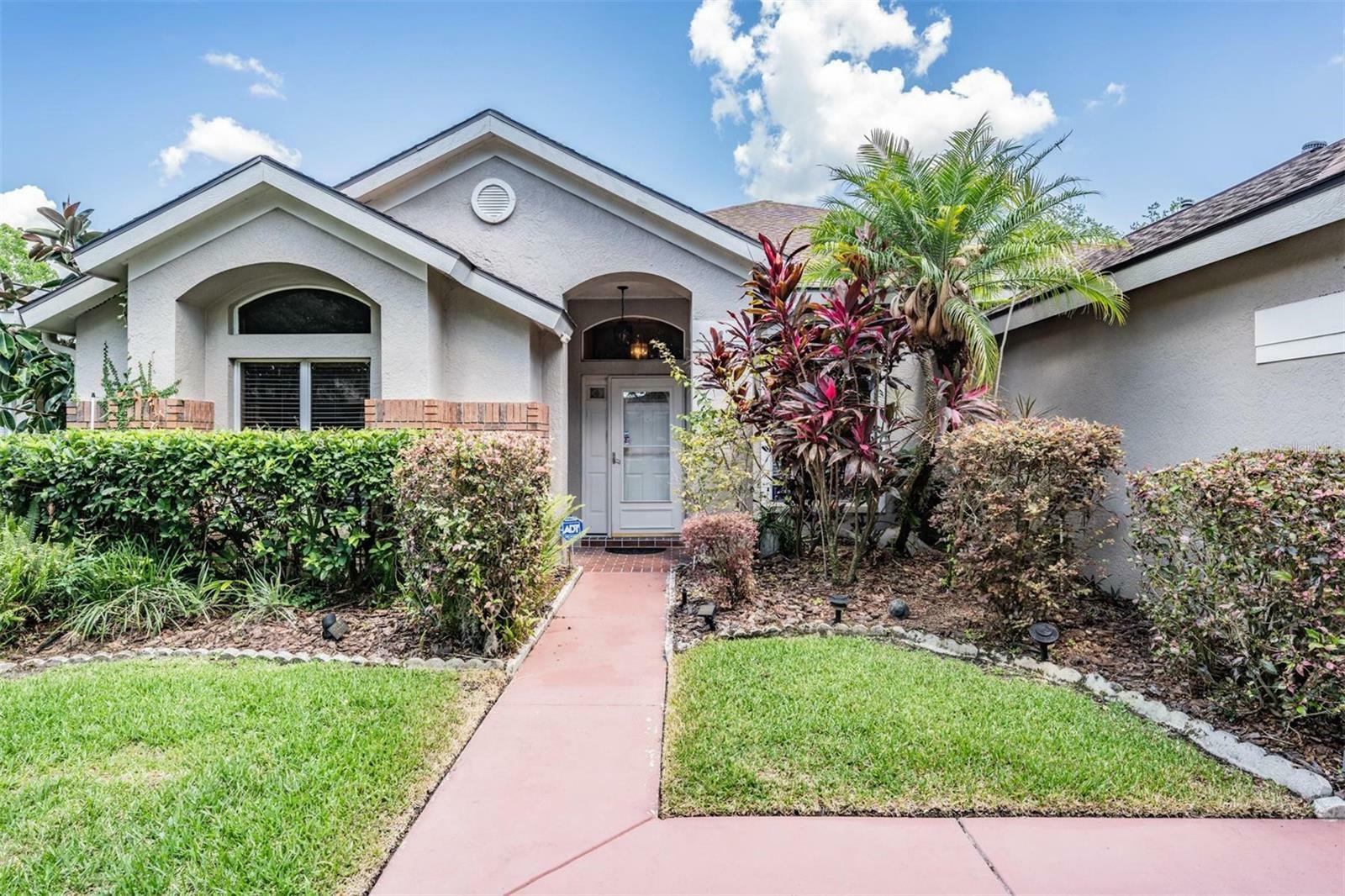 Property Photo:  9413 Hunters Pond Drive  FL 33647 