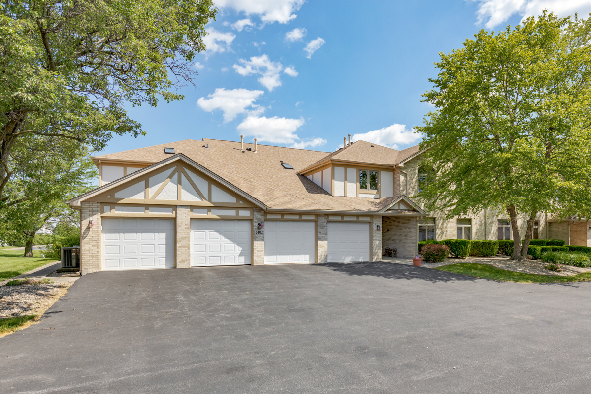 Property Photo:  6402 Pine Cone Drive 4  IL 60477 