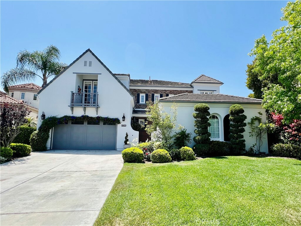 Property Photo: 19421 Foxdale Circle CA 92648