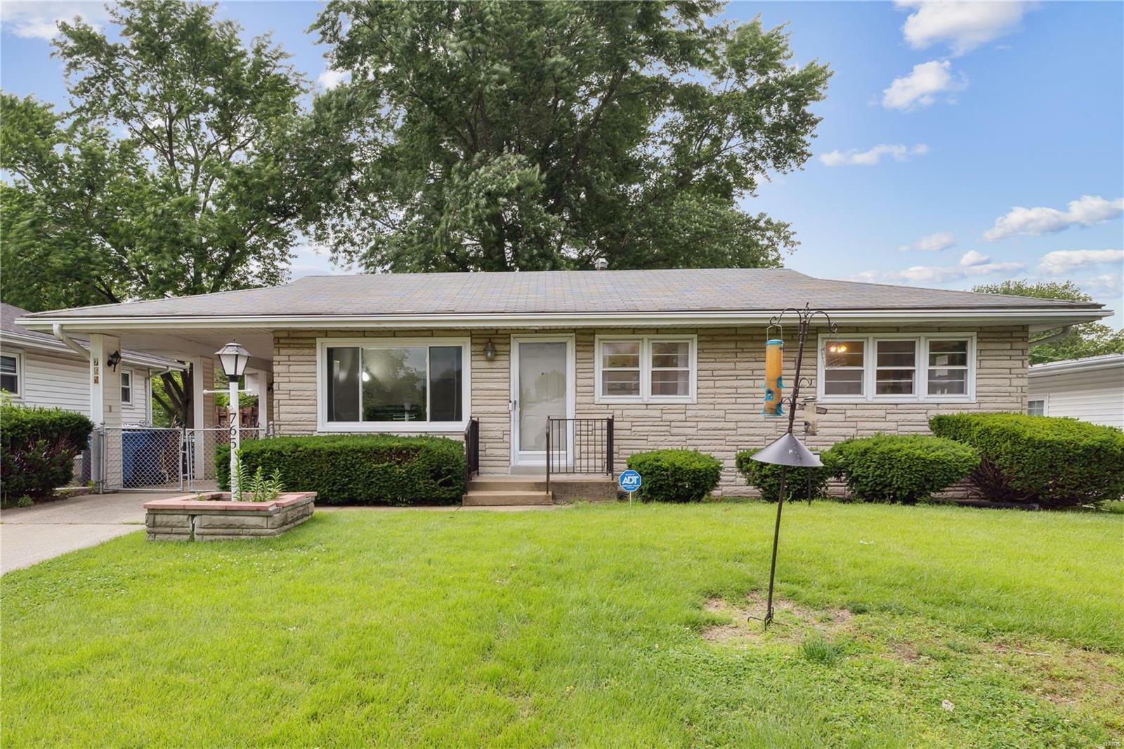 Property Photo: 765 Mark Twain Drive MO 63031