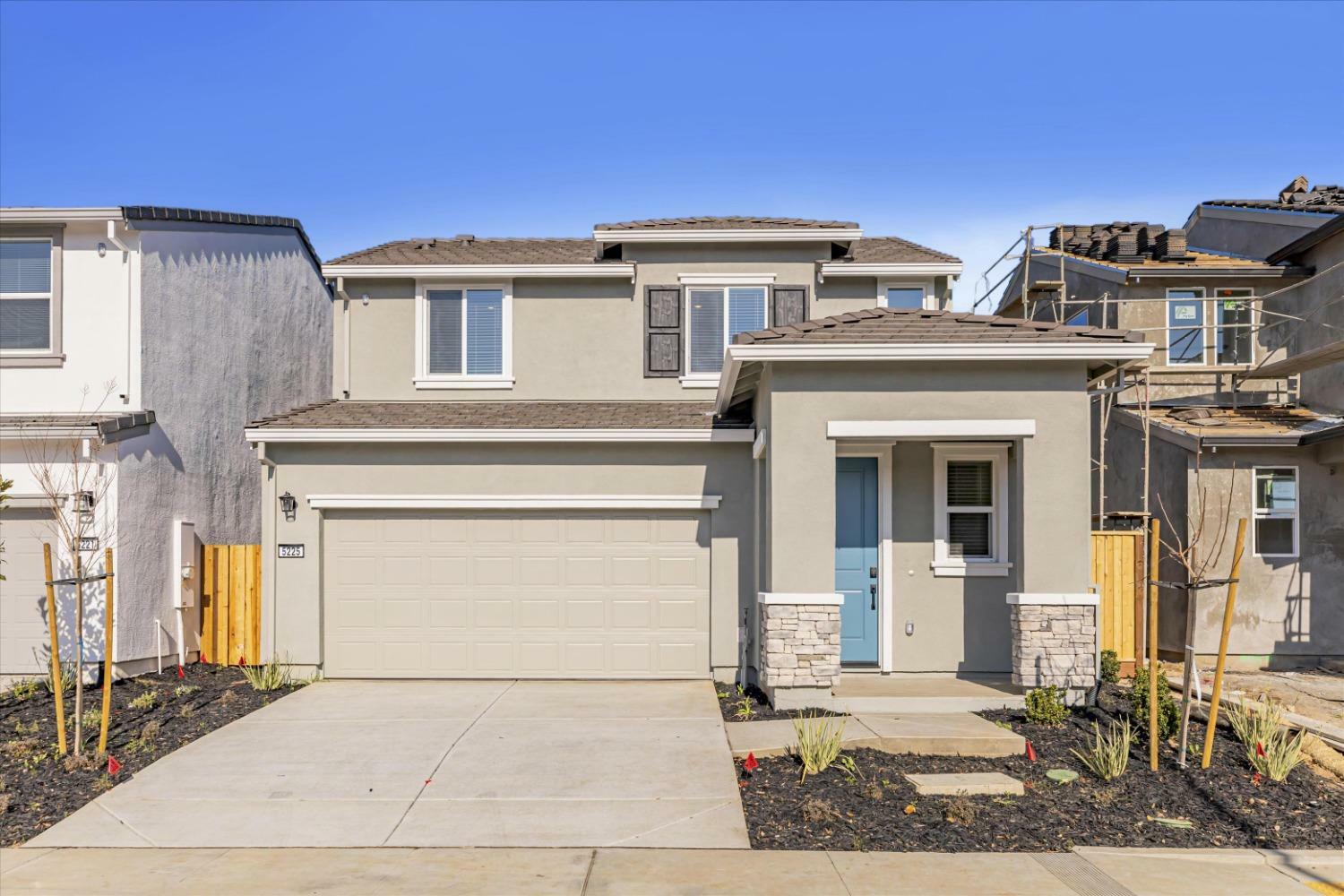Property Photo: 5225 Senesta Circle CA 95824