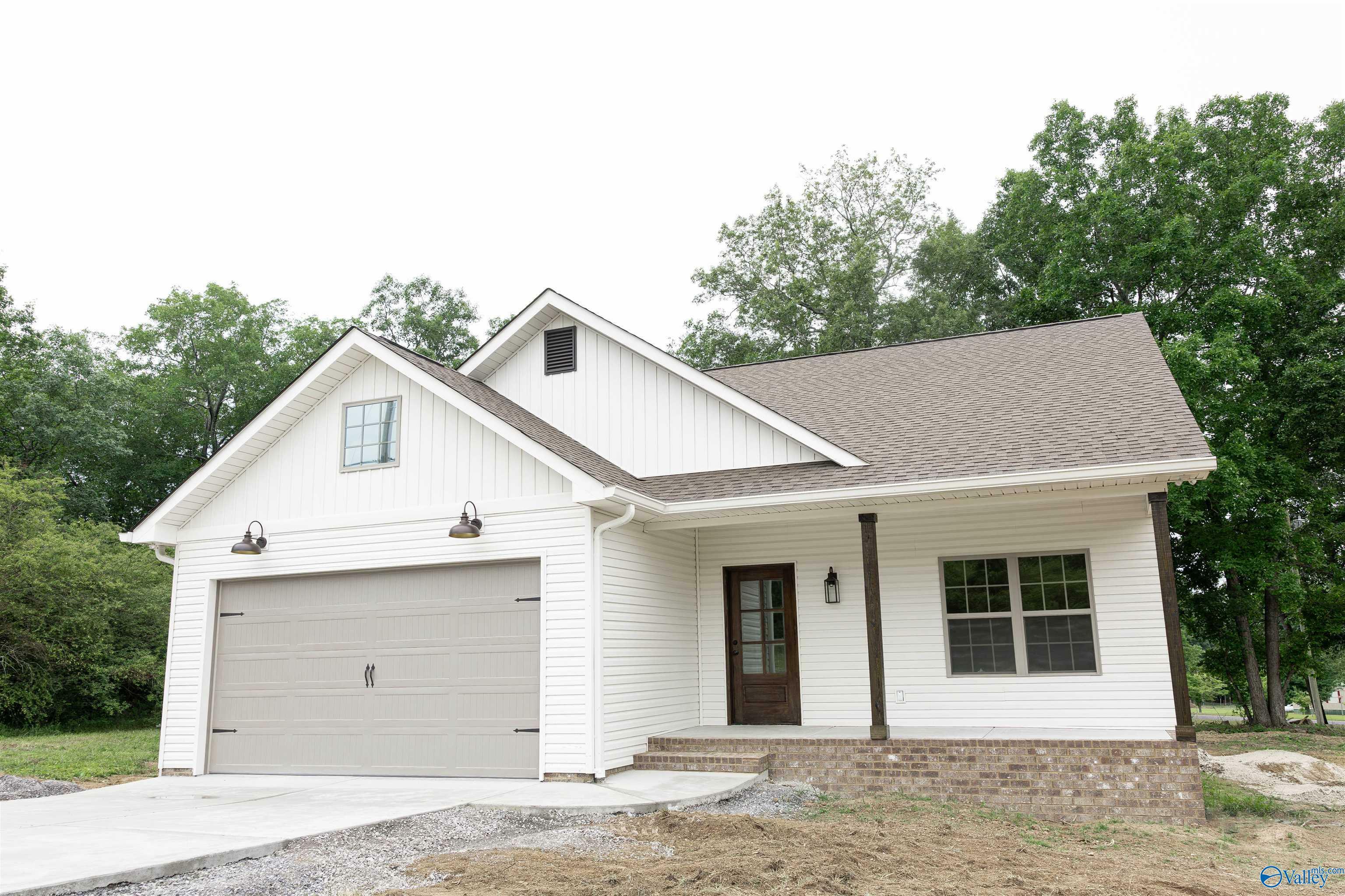 Property Photo:  62 County Road 1009  AL 35968 