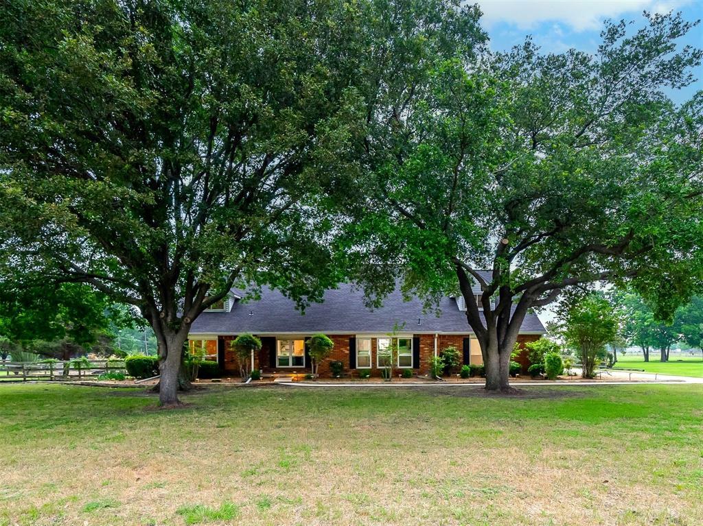 Property Photo: 80 Secretariat Lane TX 75069