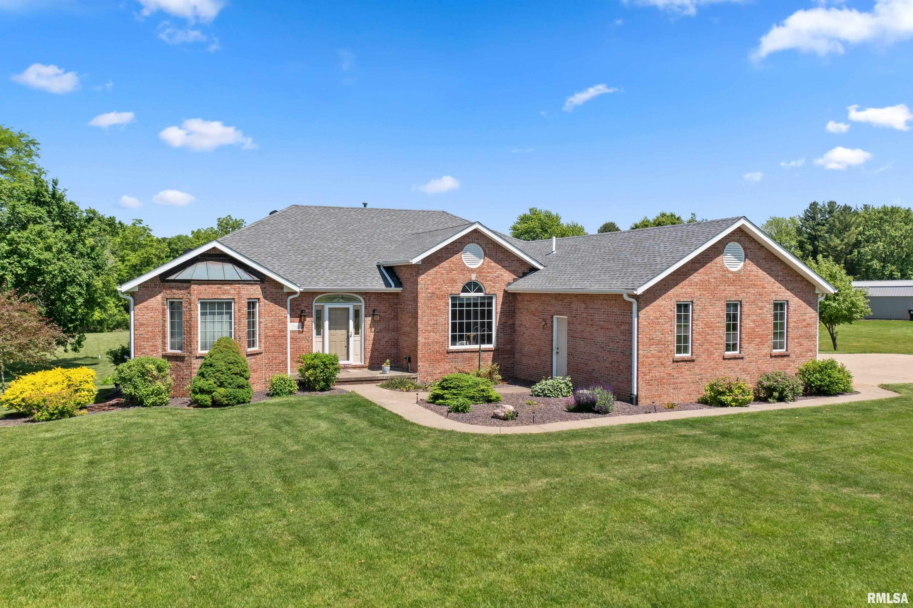 Property Photo:  1525 Pine Tree Drive  IL 61571 