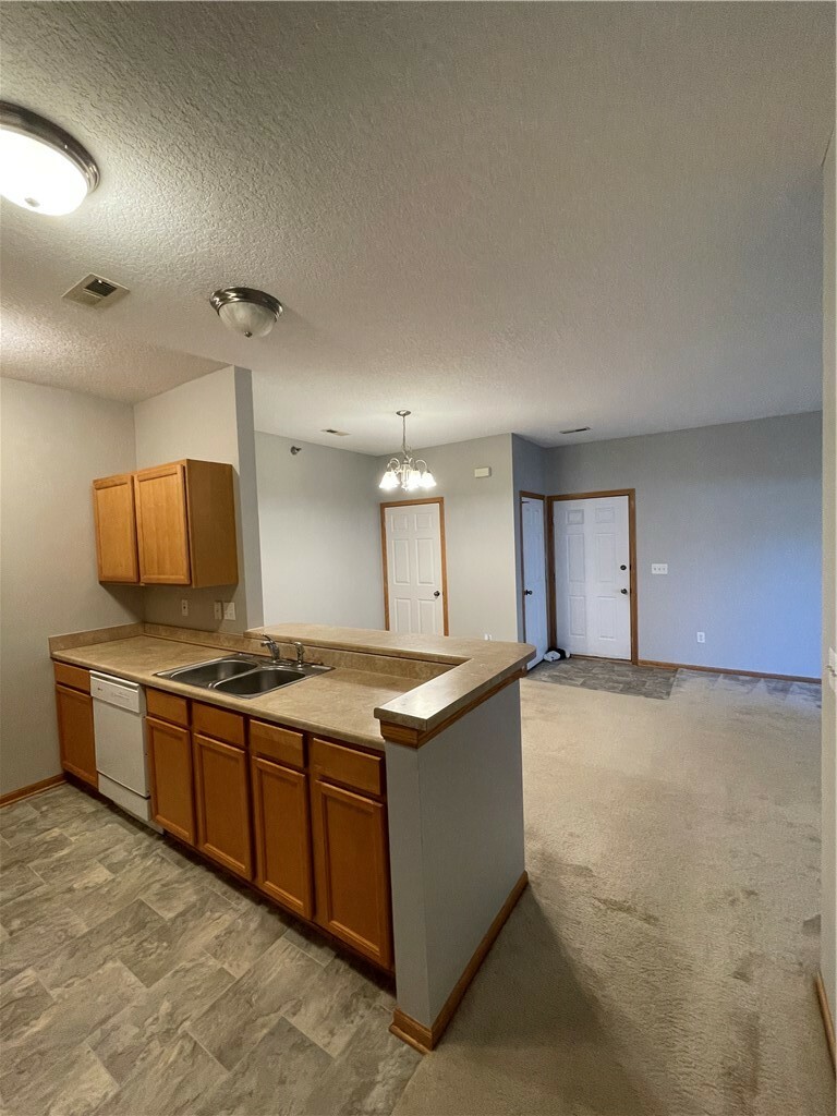 Property Photo:  1835 SW White Birch Circle 5  IA 50023 