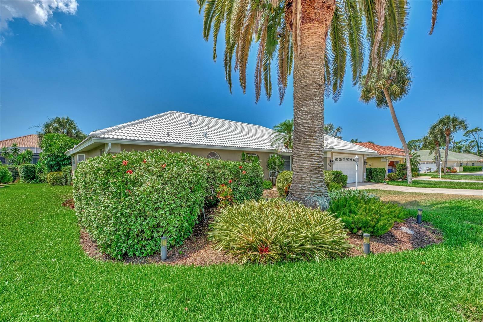 Property Photo: 1567 Waterford Drive FL 34292