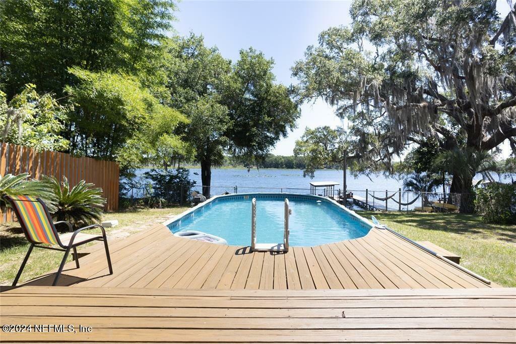 Property Photo:  186 Little Orange Lake Drive  FL 32640 