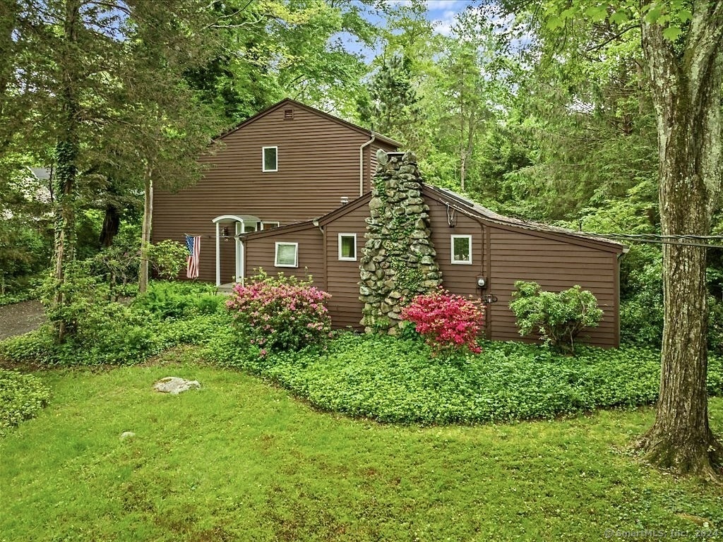 Property Photo:  115 Middle Road  CT 06437 