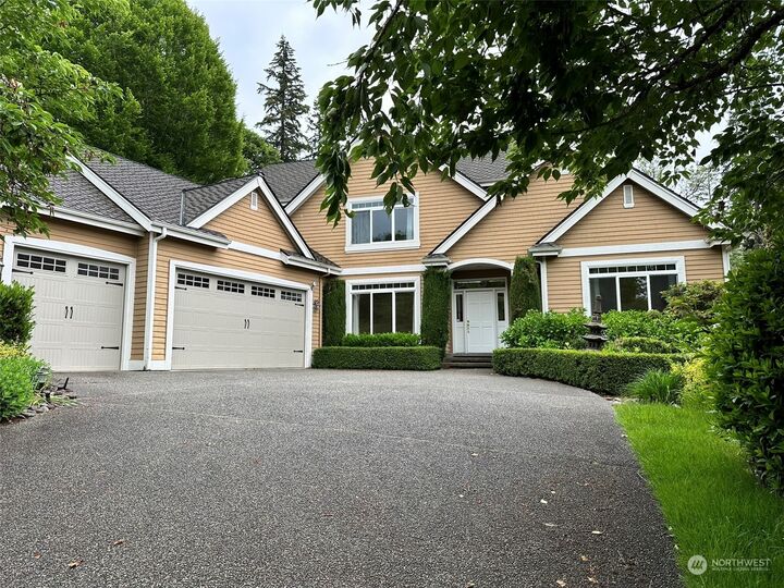 Property Photo:  5107 188th Place NE  WA 98074 