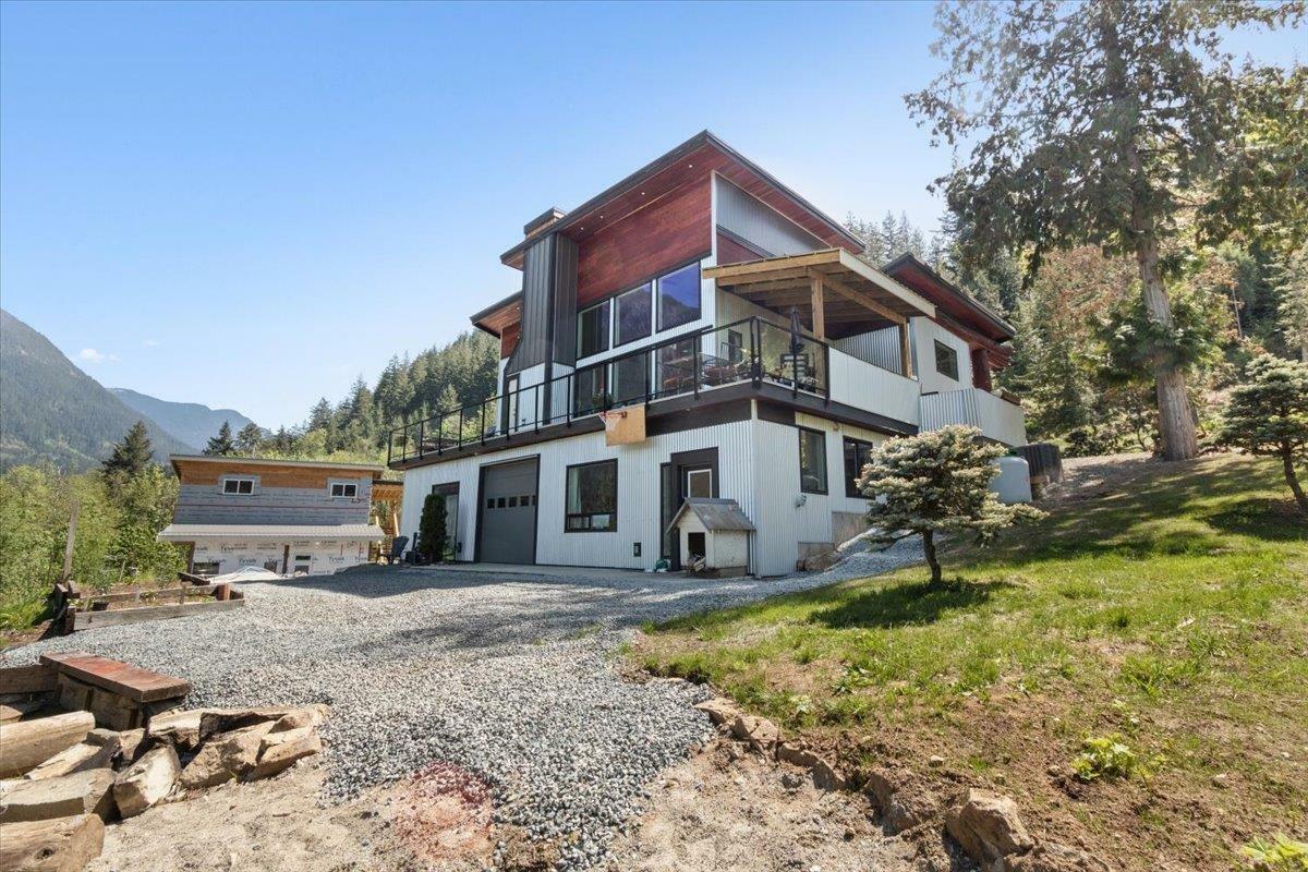 Photo de la propriété:  66418 Othello Road  BC V0X 1L1 