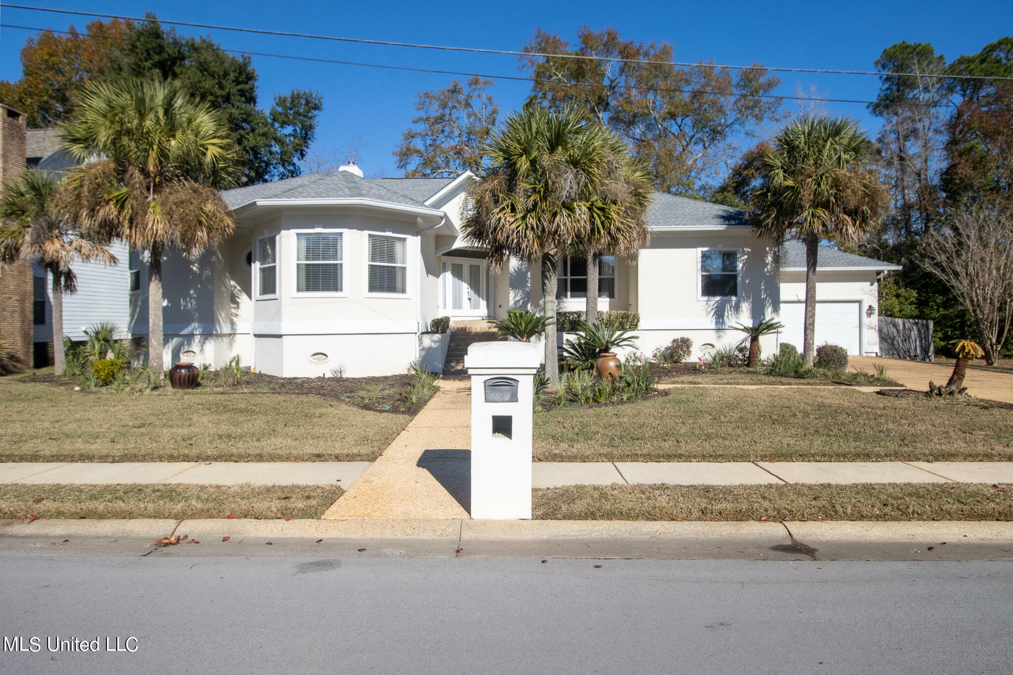 Property Photo:  416 N Caribe Place  MS 39507 