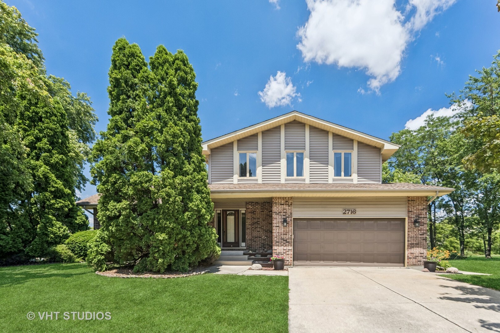 Property Photo: 2716 Bordeaux Place IL 60532