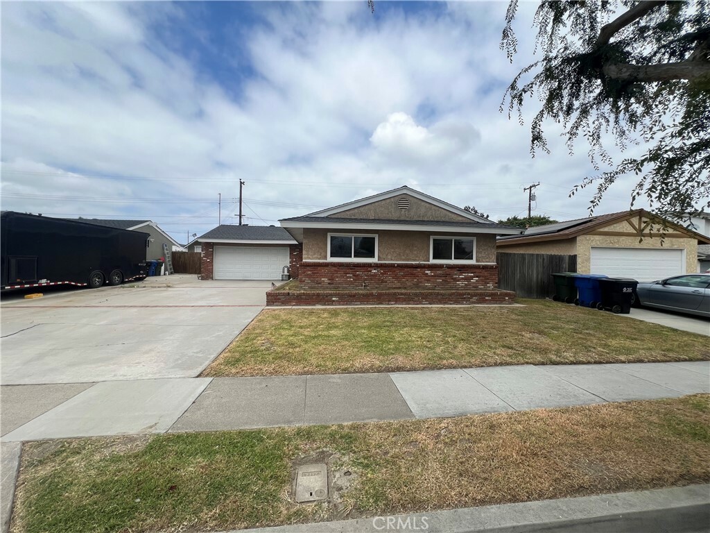 Property Photo:  10401 Whirlaway Street  CA 90630 
